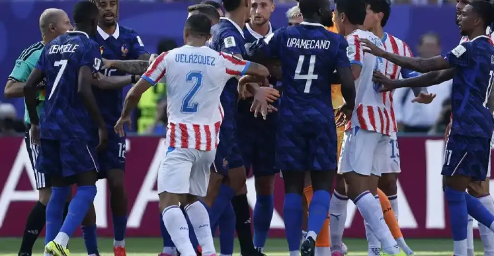France – Paraguay: Soccer, a sport where kicking costs nothing